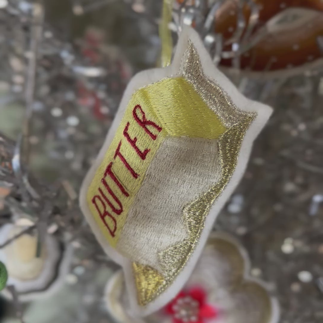 Video of butter decoration on the silver Christmas tree